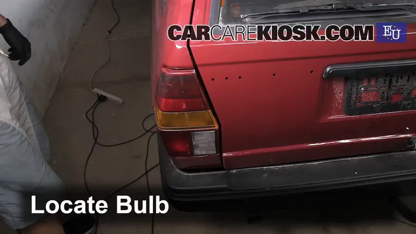 1985 Volkswagen Passat C Estate 1.6L 4 Cyl. Diesel Éclairage Feu clignotant arrière (remplacer l'ampoule)